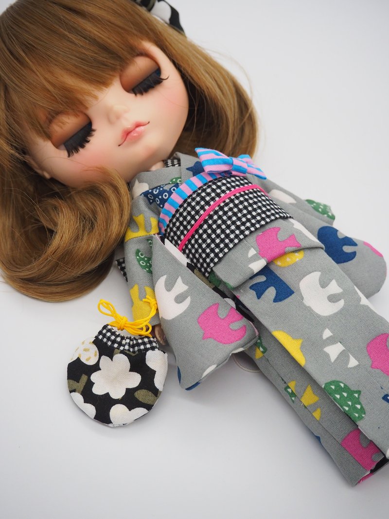 Modern fabric kimono - 人形・フィギュア - コットン・麻 グレー