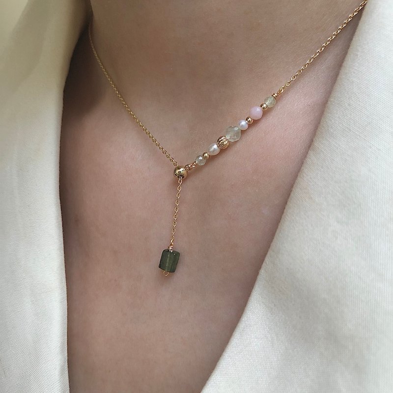 [September・Bridal Flower] Mountain Cherry Blossom Wedding | Tourmaline Stone Necklace with Adjustable Length - สร้อยคอ - เครื่องเพชรพลอย สีเขียว