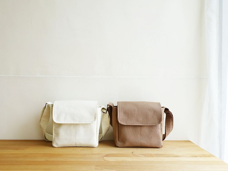 Daily Crossbody Small Bag Shoulder / Crossbody 2 Colors - กระเป๋าแมสเซนเจอร์ - ผ้าฝ้าย/ผ้าลินิน หลากหลายสี