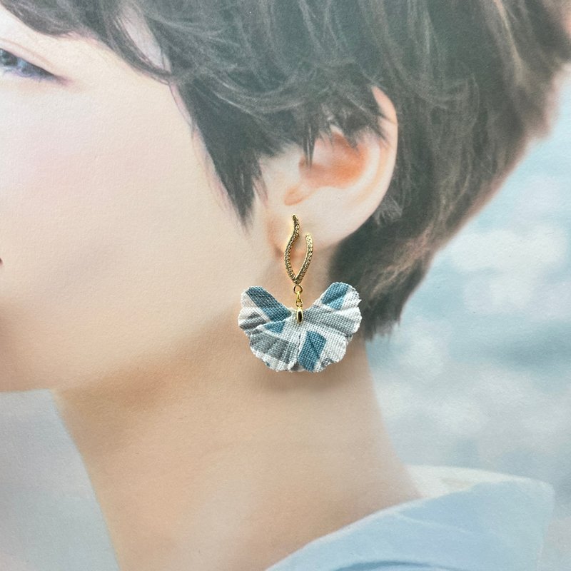 Baldr | Diamond Stud Blue and White Floral Earrings - ต่างหู - ผ้าฝ้าย/ผ้าลินิน หลากหลายสี