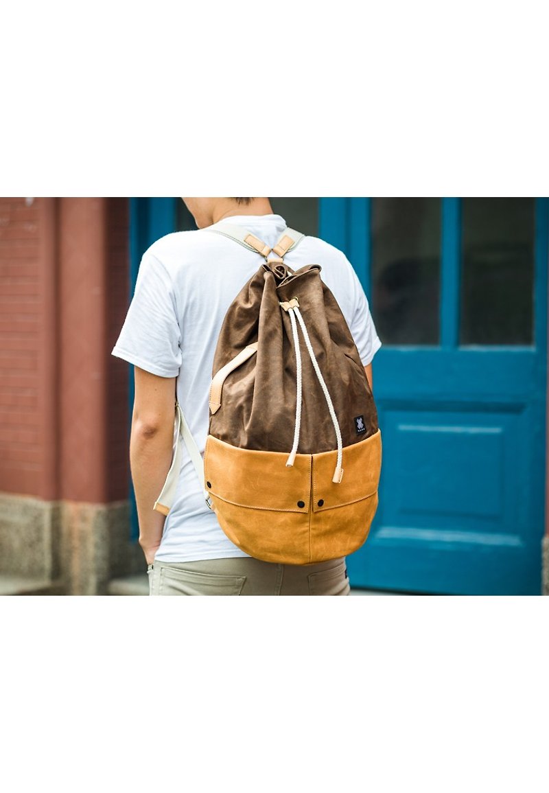 Canvas Italy Leather Trimming Trip Backpack - Brown - กระเป๋าหูรูด - ผ้าฝ้าย/ผ้าลินิน สีนำ้ตาล