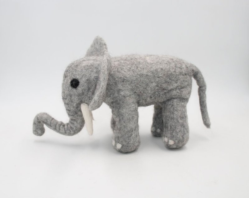 Wool felt elephant doll, vivid animal crafts, warm and soft toys, wet felt handm - Stuffed Dolls & Figurines - Wool Gray