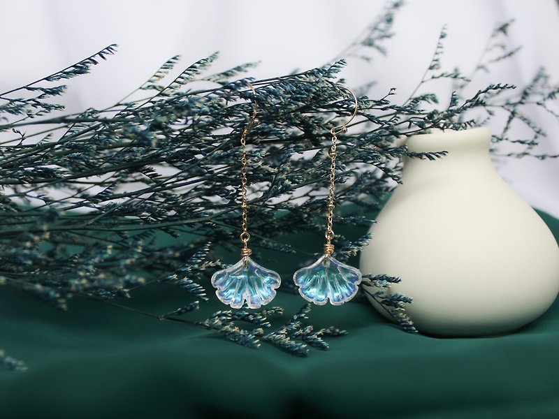 透明藍光琉璃珠 銀杏葉 14k 包金垂墜耳環 / 耳夾 - 耳環/耳夾 - 琉璃 透明