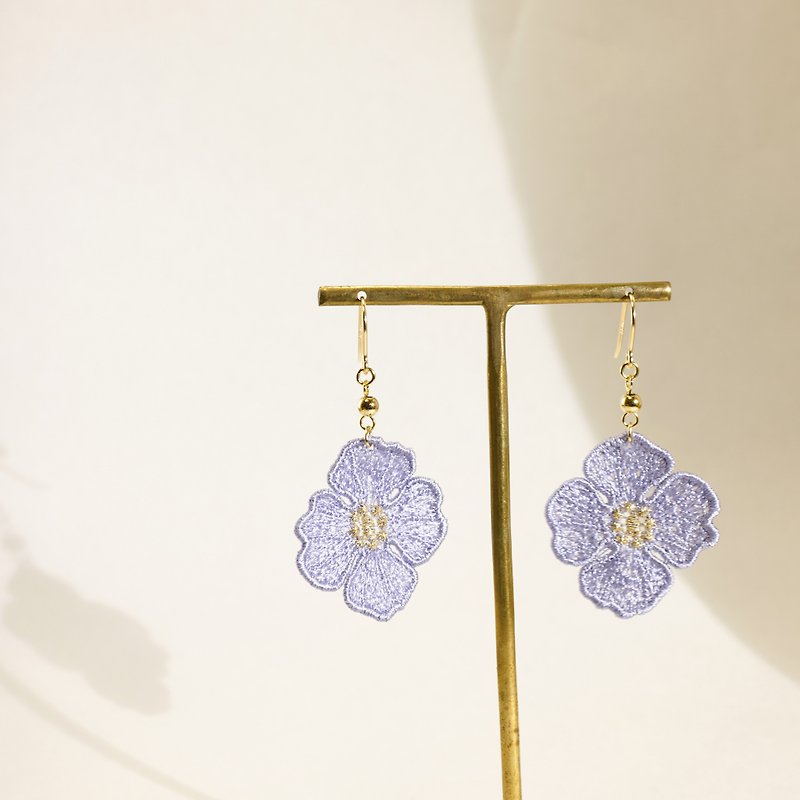 Poppy embroidery earrings Lavender - Earrings & Clip-ons - Thread Purple