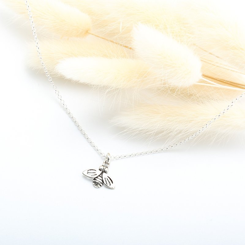 Bee Honeybee s925 sterling silver necklace Valentine's Day gift - สร้อยคอ - เงินแท้ สีเงิน