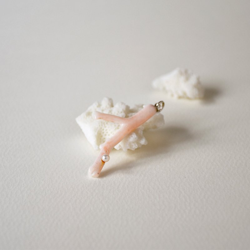 手製日本天然粉紅珊瑚配淡水珍珠925銀吊墜 // 三月份生日石 - 吊飾 - 珍珠 粉紅色