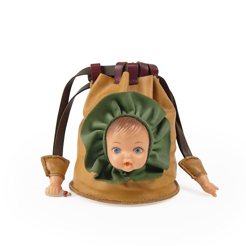 A‧PRANK :DOLLY A PRANK DOLLY - 品牌TeTe茶皮古董娃娃卡其色手工皮革水桶包