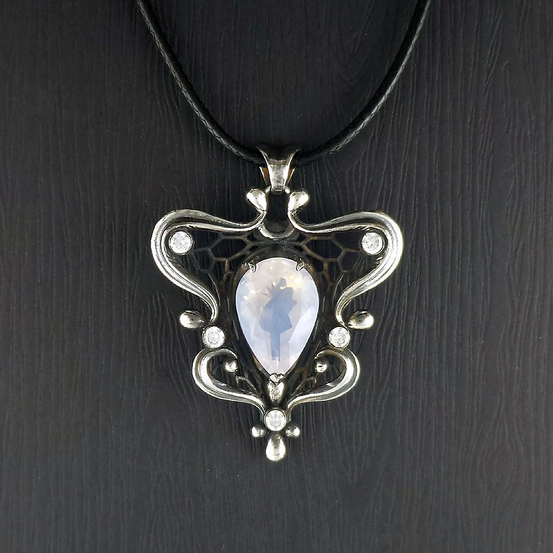 Pearly Amethyst Sterling Silver Fretwork Pendant Artisan Jewelry Virgo - สร้อยคอ - เครื่องเพชรพลอย สีม่วง