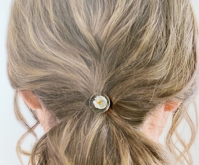 6月の誕生石 月の力が宿り良縁をもたらすホワイトムーンストーン ポニーフック 髪飾り ヘアアクセサリー ショップ Teorimono ヘアアクセサリー Pinkoi