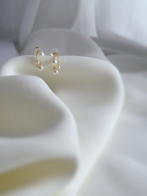 Mikado Jewellery 三連音耳環- 18K純金日本Akoya珍珠耳環