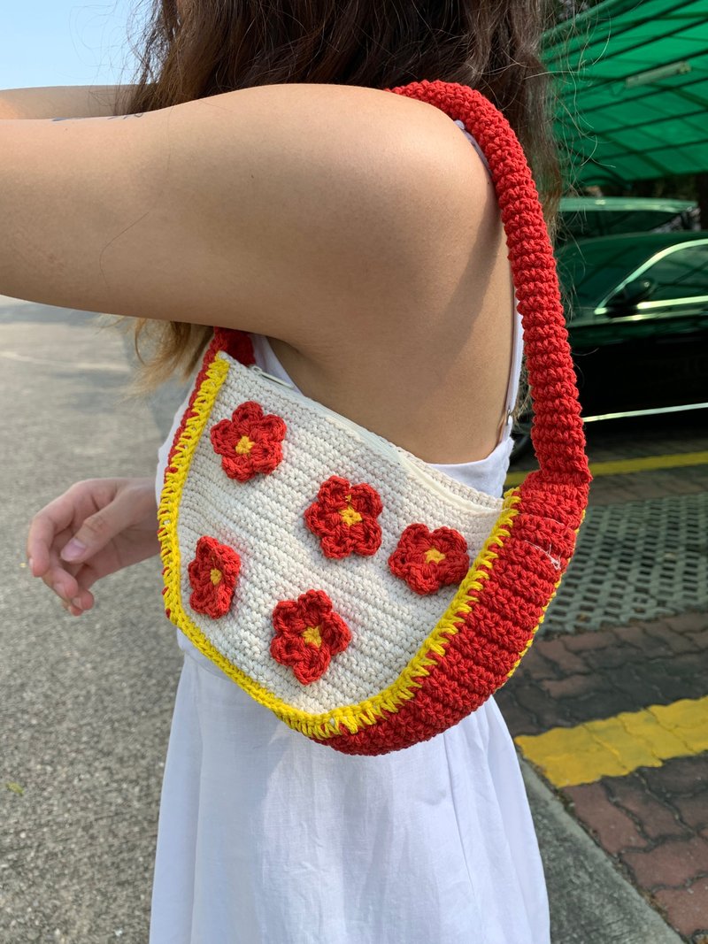 Daisy Handbag (Red Color) - 手提包/手提袋 - 其他材質 紅色