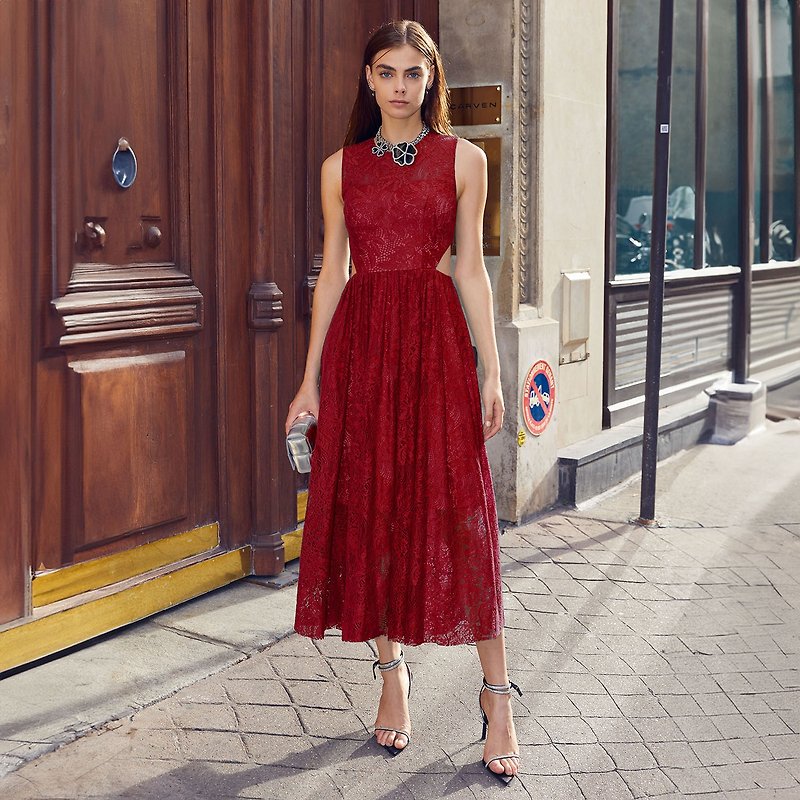 【全新上市】Elodie腰間鏤空小性感典雅洋裝-魅力紅 - 禮服/小禮服 - 其他人造纖維 紅色