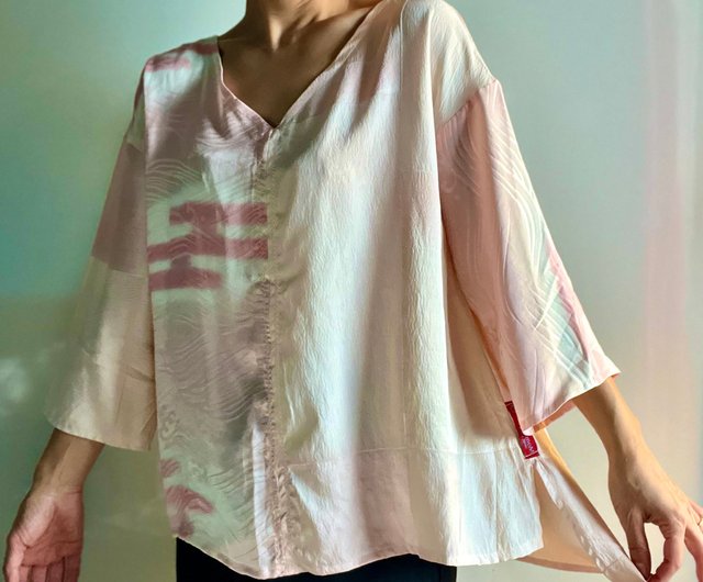 新品の着物リメイクブラウス パールピンクのシルク ハンサムなトップス