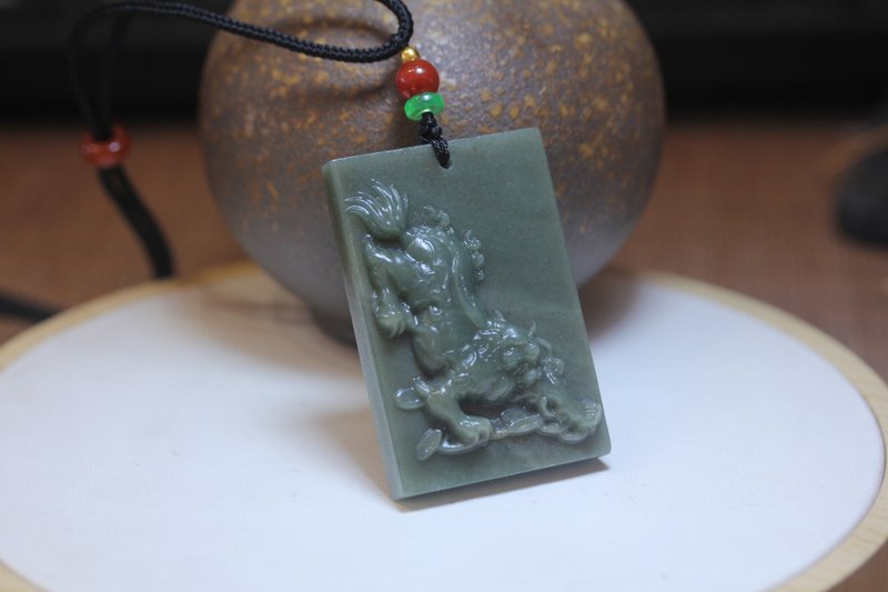 Natural Hetian jade [Kirin Chengrui] evil spirits pendant protector pendant necklace jade jade - สร้อยคอ - หยก 