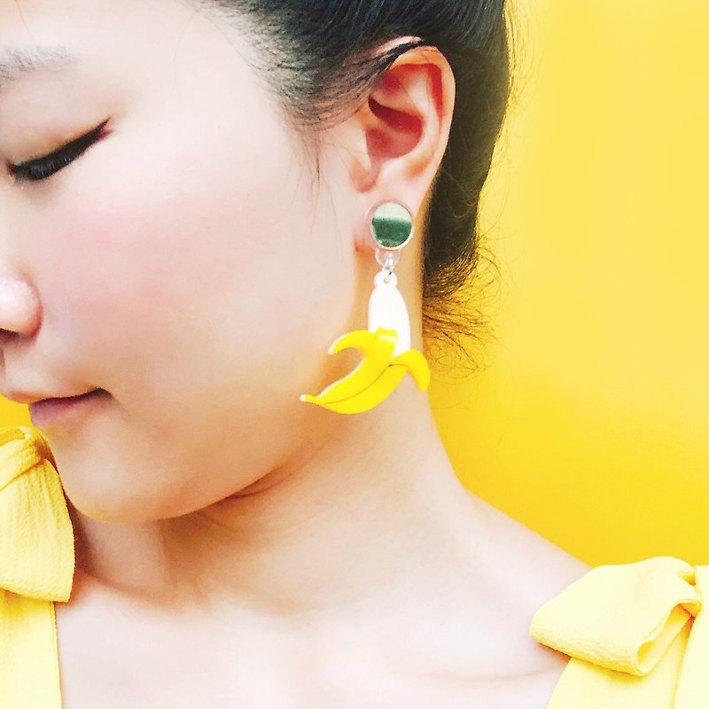 香蕉耳環 - 耳環/耳夾 - 壓克力 黃色
