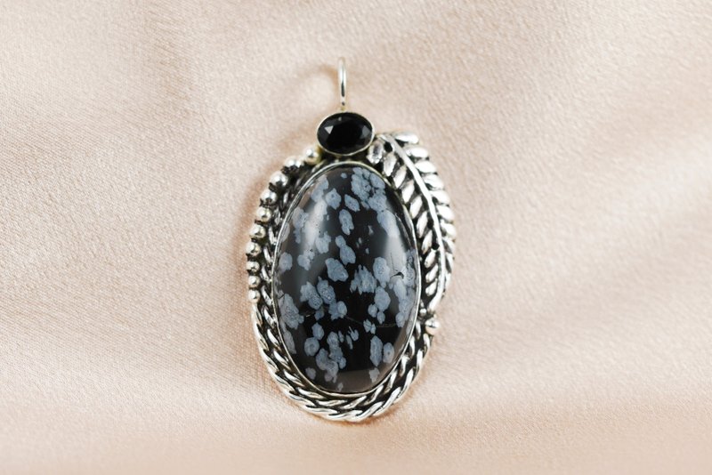 Snowflake Obsidian Pendant∣Gift Mother's Day Graduation - Necklaces - Gemstone Black