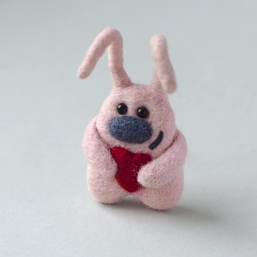 NineCarpStudio Funny Rabbit Brooch Pink Cute Bunny Brooches Pin Felting Heart
