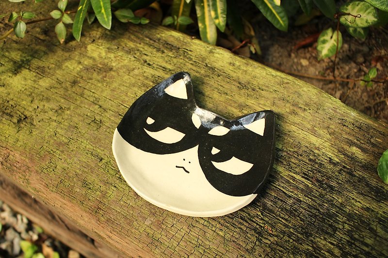 黒と白猫の陶器皿は - ボウル内鉢の外に見えます - 小皿 - 陶器 ブラック