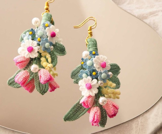 No.659 ハンドメイド ピアス イヤリング 待ち遠しい チューリップの花束