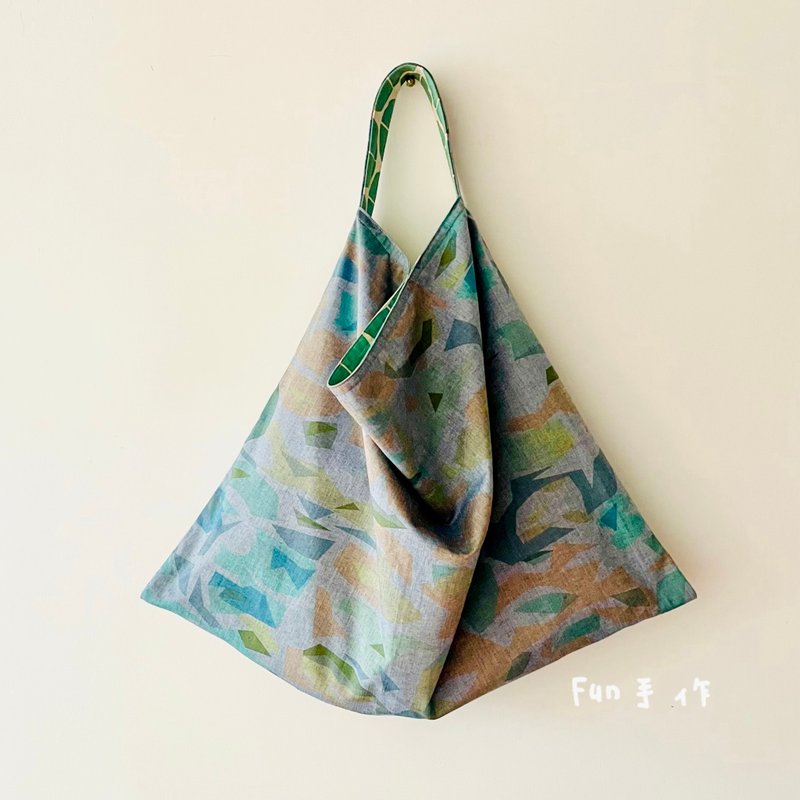 Reversible baggage shoulder bag. Japanese design cloth - Messenger Bags & Sling Bags - Cotton & Hemp Green