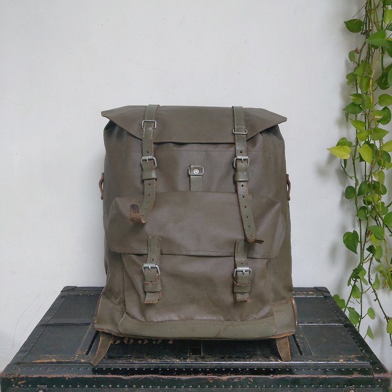 Switzerland_Military Backpack Mod. 71_R213 - กระเป๋าเป้สะพายหลัง - วัสดุกันนำ้ สีเขียว