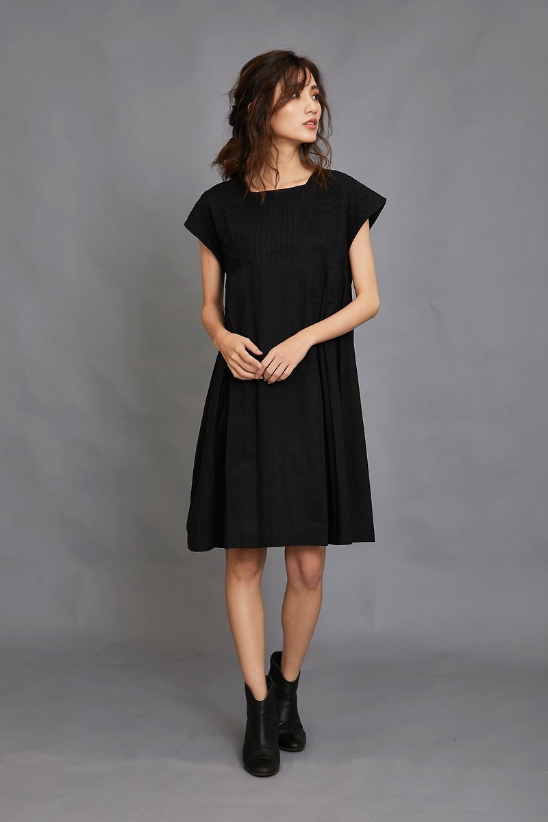 Eden Embroidery Dress_Black_Fair Trade - ชุดเดรส - ผ้าฝ้าย/ผ้าลินิน สีดำ