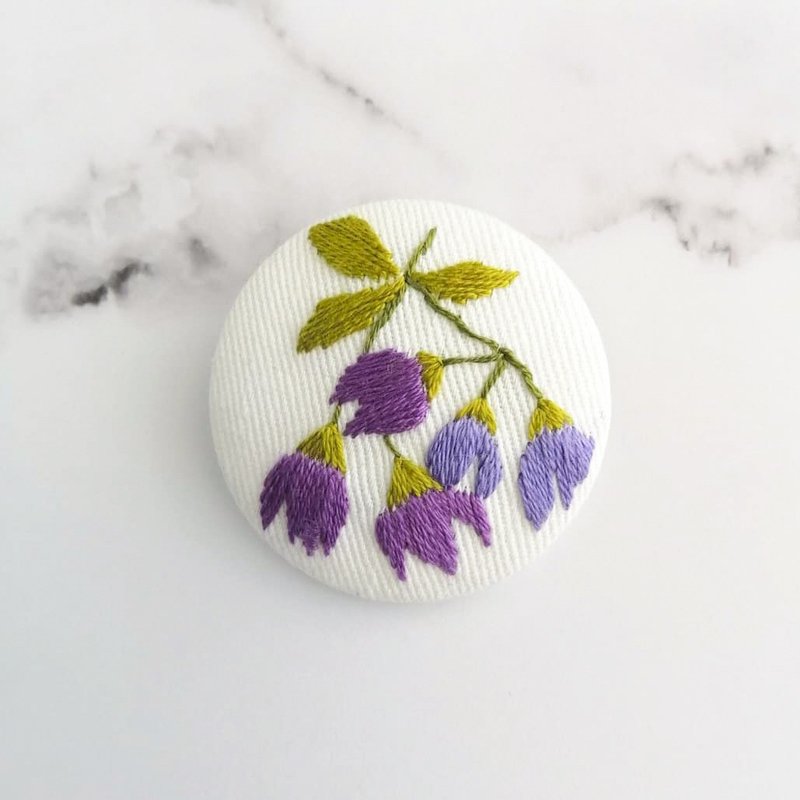 シックな紫のお花刺繍ブローチ - 胸針 - 棉．麻 紫色