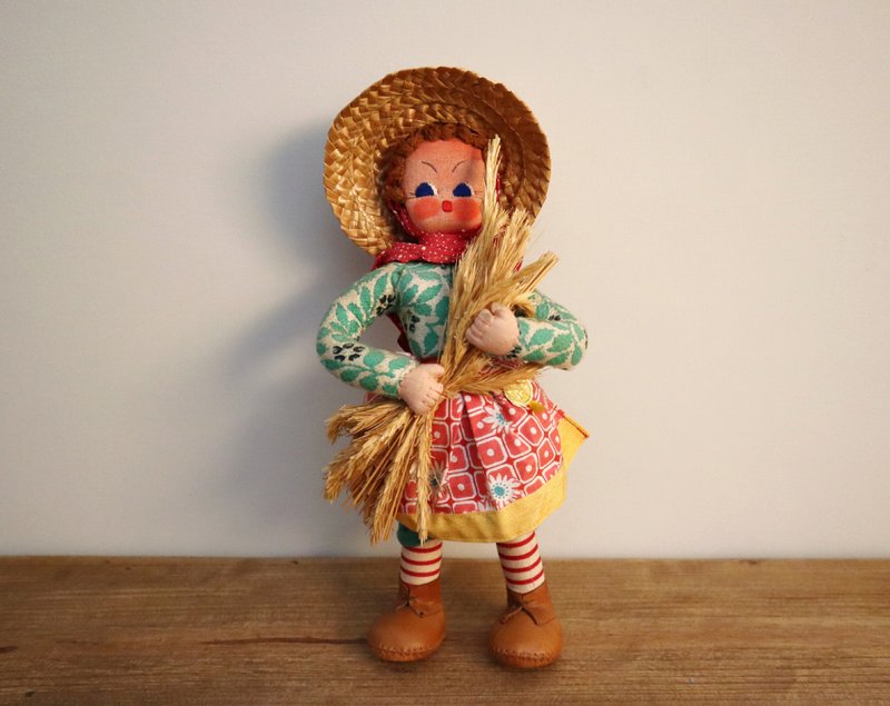 【Little Fairies】Portugal vintage handmade embroidered doll - harvest(large) - ตุ๊กตา - ผ้าฝ้าย/ผ้าลินิน สีกากี