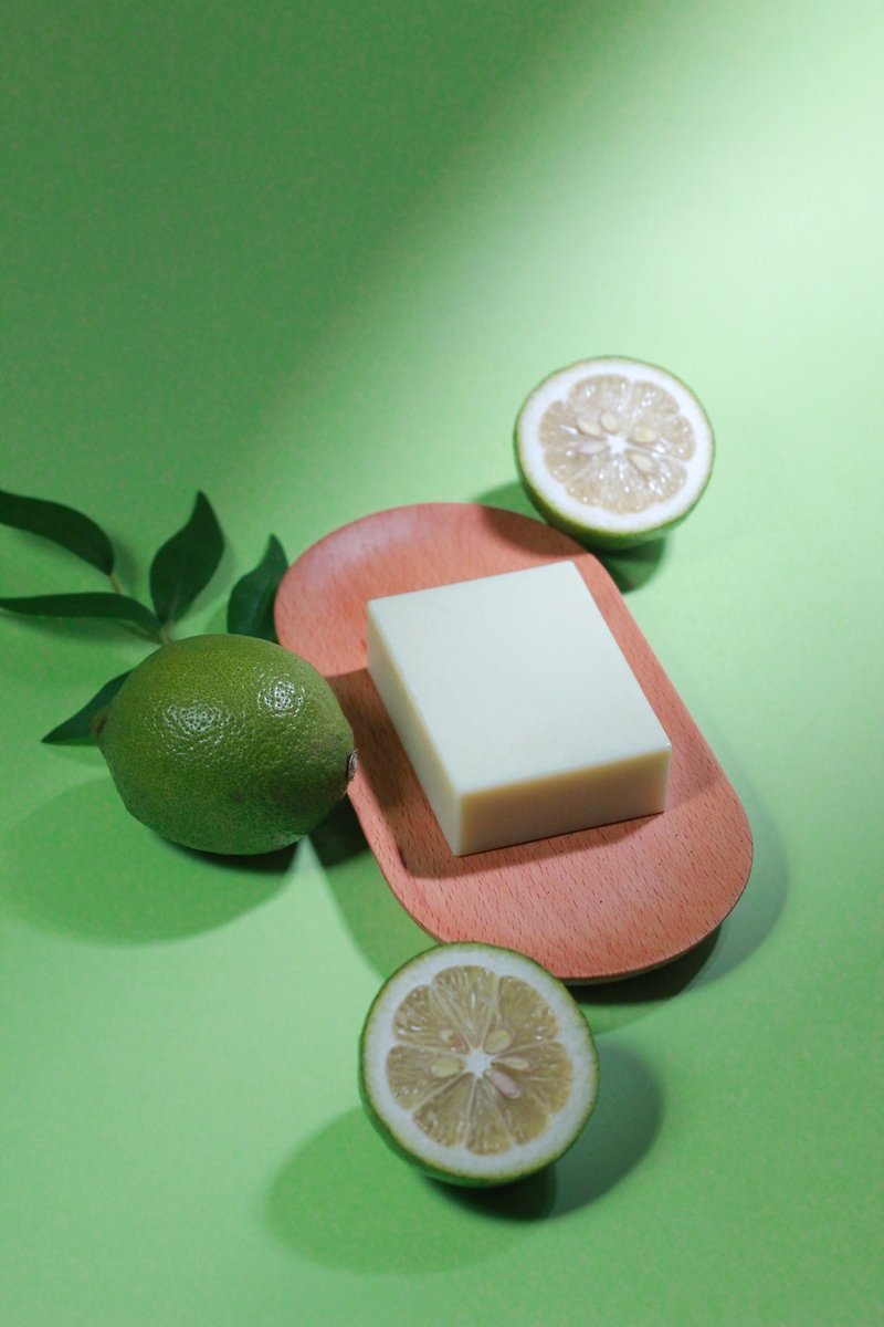 酪梨清爽豆奶皂 - 肥皂/手工皂 - 其他材質 綠色