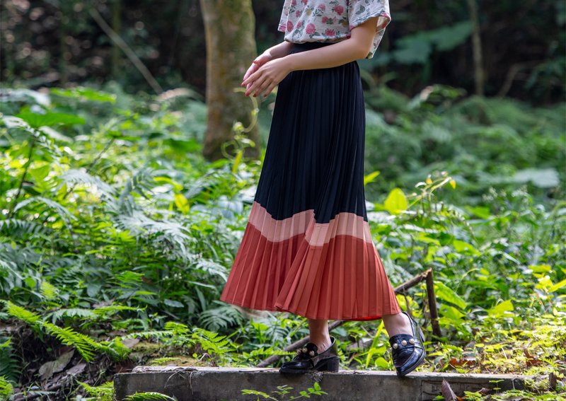 隨波浪漂流 百褶裙Wave pleated skirt - 裙子/長裙 - 聚酯纖維 黑色