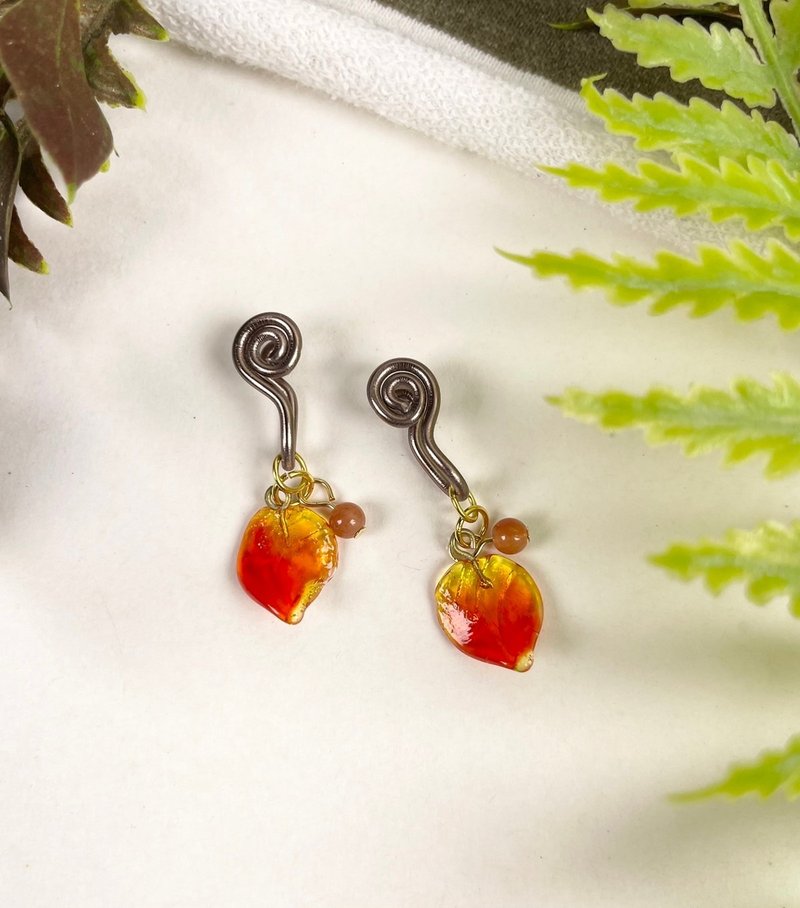 Greenhouse small transparent leaf painless Clip-On/ reddish orange - Earrings & Clip-ons - Other Metals 