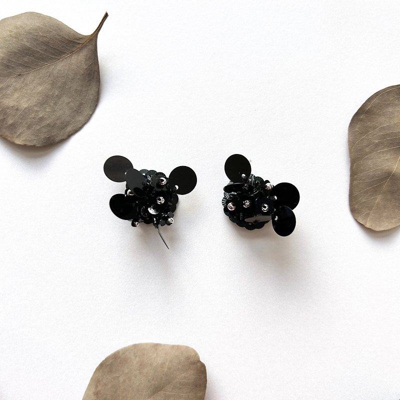งานปัก ต่างหู สีดำ - | fa.fa.Fa. | #190 | Handmade embroidery earrings_pierced