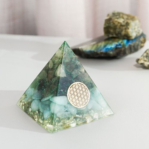 Vigor Handcrafts 預訂【綠髮晶、海藍寶】奧根水晶能量金字塔Orgonite 6x6 cm