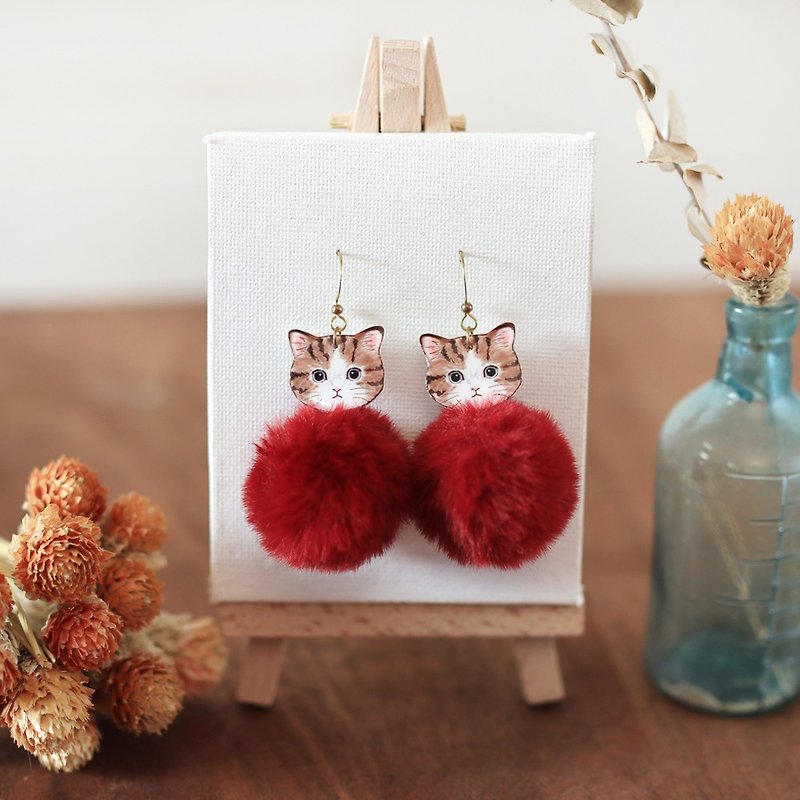 小動物毛毛球手工耳環-草莓三花貓 可改夾式 - 耳環/耳夾 - 樹脂 紅色