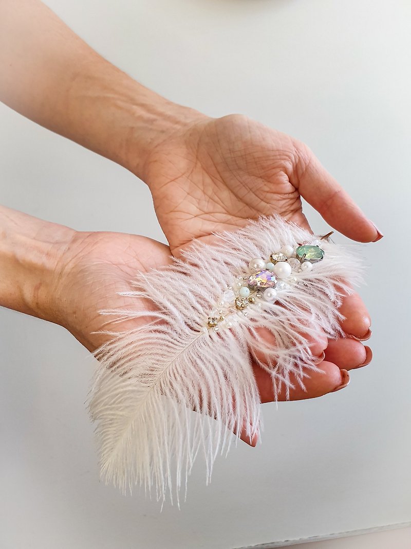 Feather Brooch marabou Brooch brooch Cozy Stylish brooch natural style outfit - Brooches - Crystal White