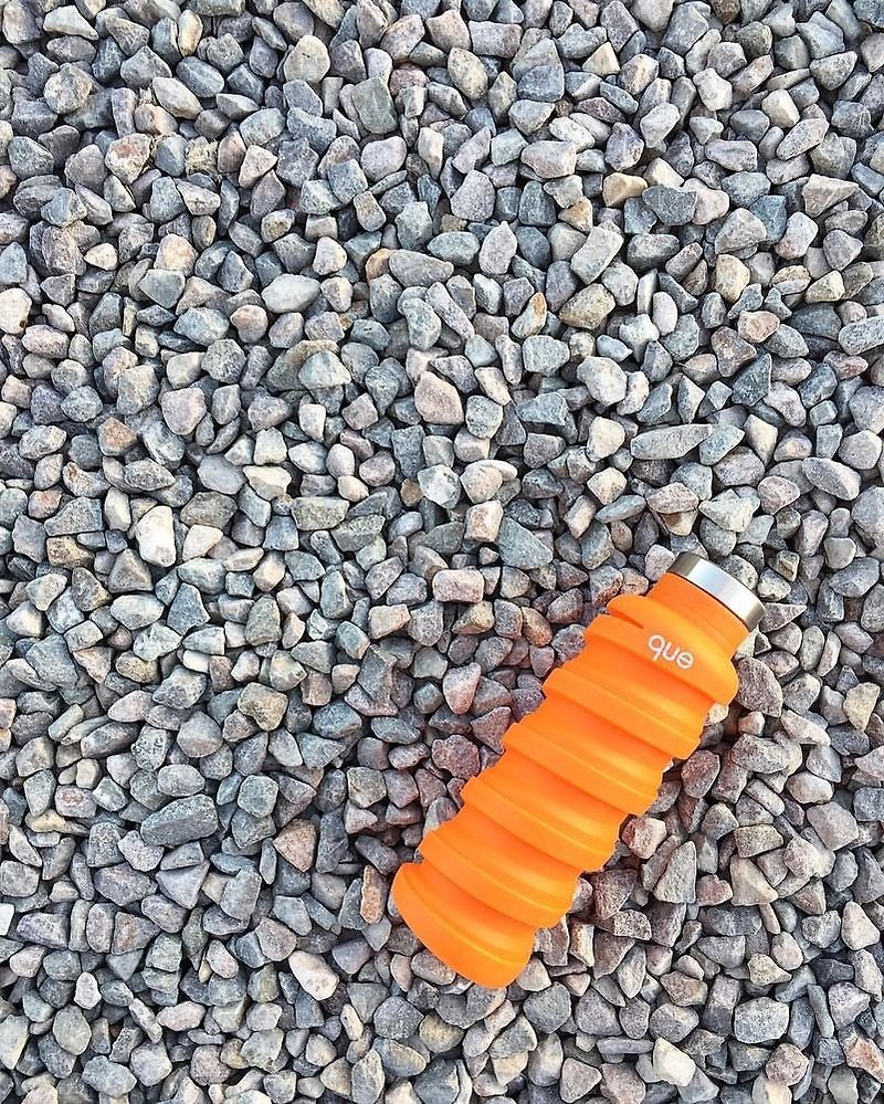 que Eco-friendly telescopic water bottle orange 355ml food grade silicone accompanying cup - กระติกน้ำ - ซิลิคอน สีส้ม