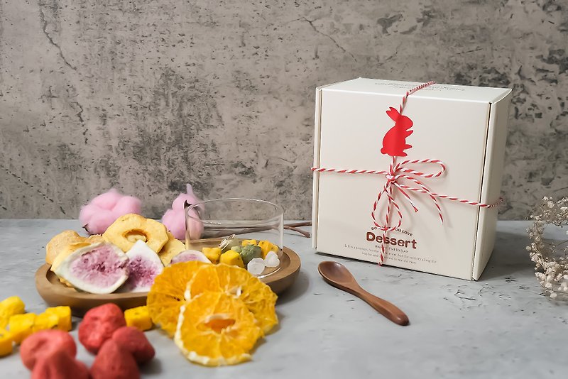 [Heguo] Cute Bunny Comprehensive Dried Fruit & Fruit Tea Gift Box - Dried Fruits - Other Materials White