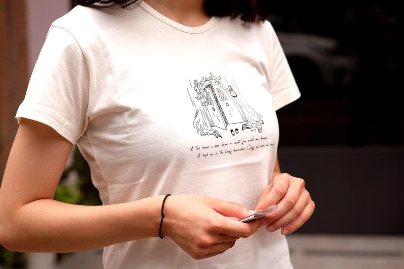 Organic Cotton Short Sleeve 【Treehouse】 female Tee shirt - เสื้อยืดผู้หญิง - ผ้าฝ้าย/ผ้าลินิน ขาว