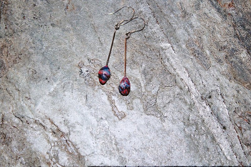 Pluto breakfast soft ceramic pin/clip type fishing earrings - Earrings & Clip-ons - Pottery Multicolor