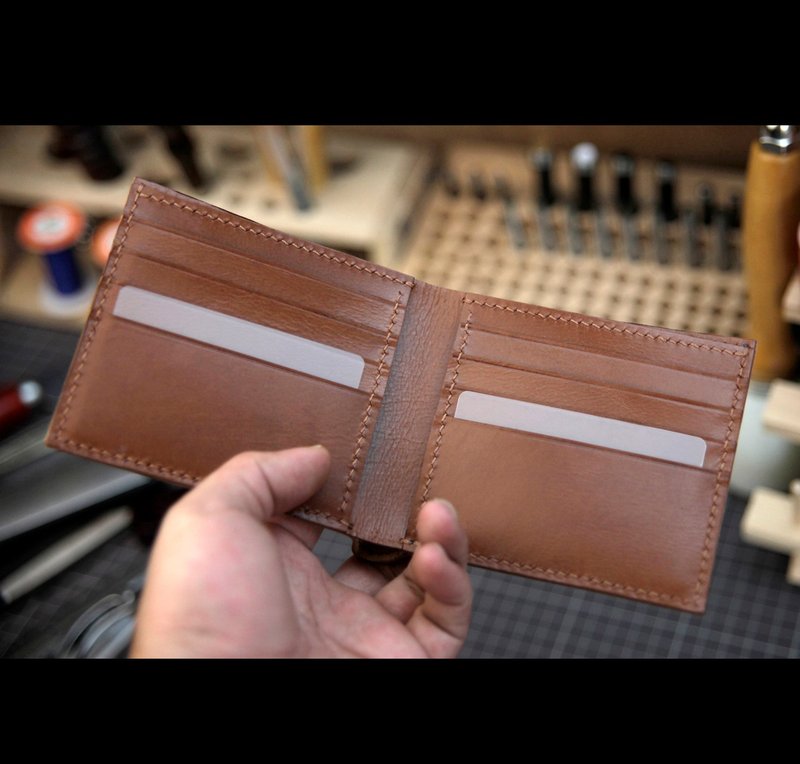 Hand-sewn 8-card slot wallet men's short wallet color matching Silver custom engraving Christmas gift - กระเป๋าสตางค์ - หนังแท้ 