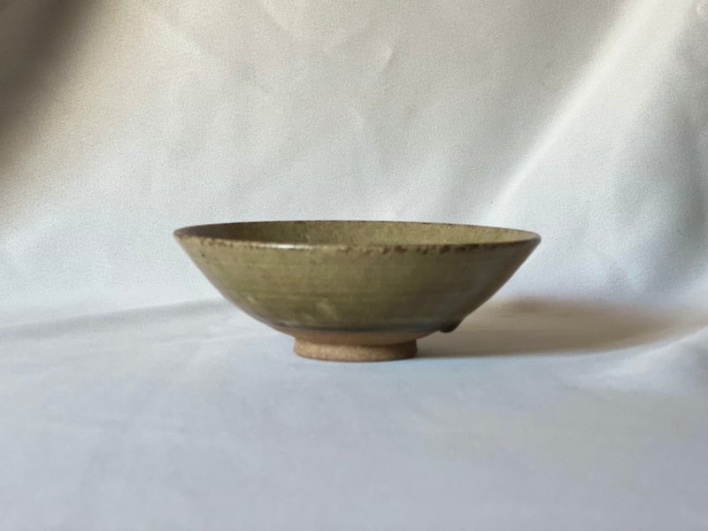Flat tea bowl, ash glaze - ถ้วยชาม - ดินเผา สีกากี