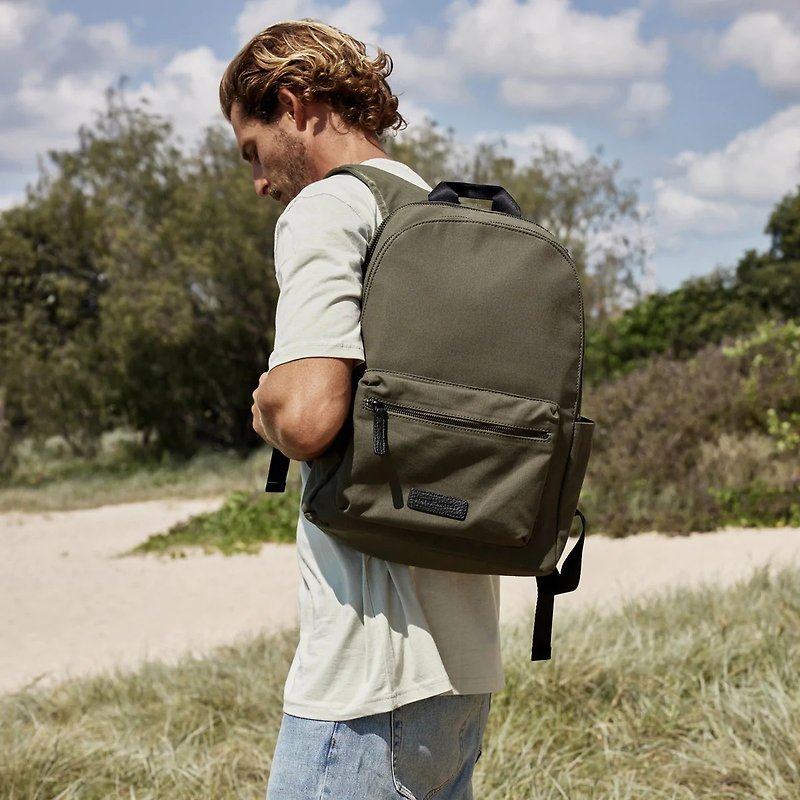 Australian brand Status Anxiety. | Khaki KID canvas lightweight computer backpack_khaki green - กระเป๋าแล็ปท็อป - ไนลอน สีเขียว