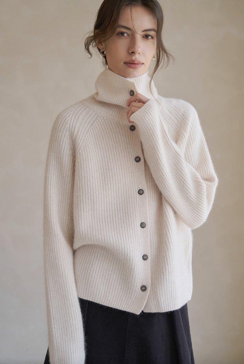 French Minimalist Raccoon Plush Knitted Cardigan Sweater - สเวตเตอร์ผู้หญิง - วัสดุอื่นๆ หลากหลายสี