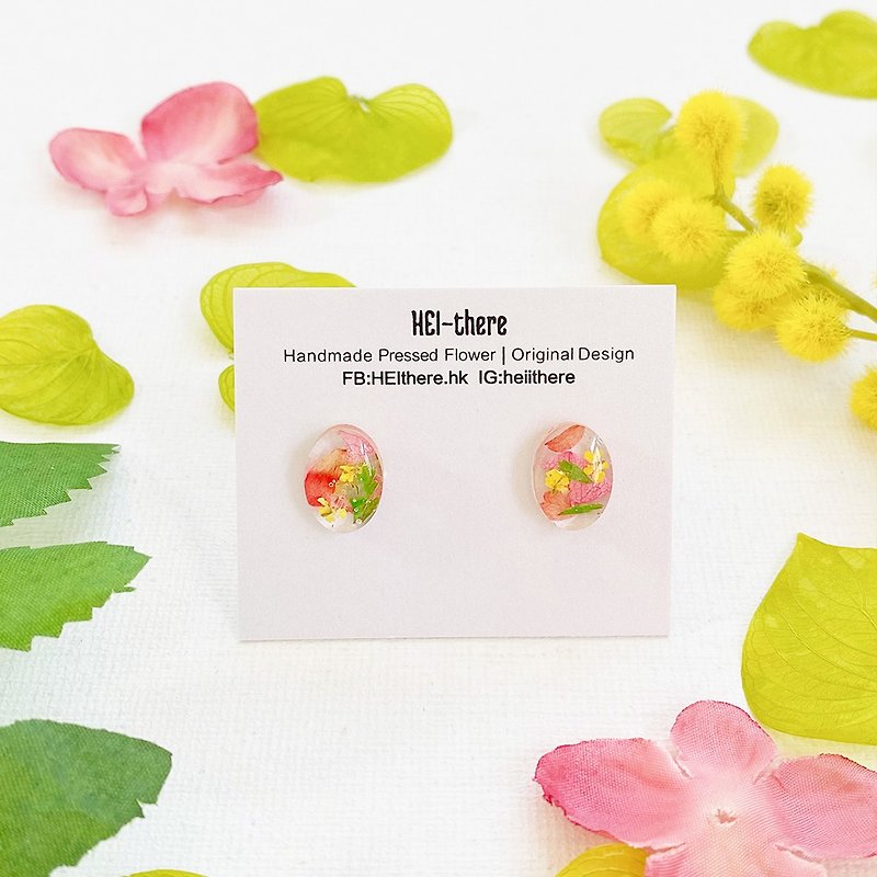 The Blossom - Mini Oval Pressed flower earrings - ต่างหู - พืช/ดอกไม้ สีแดง