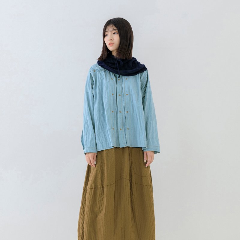 繁生假釦大落肩襯衫 - 女上衣/長袖上衣 - 其他材質 藍色
