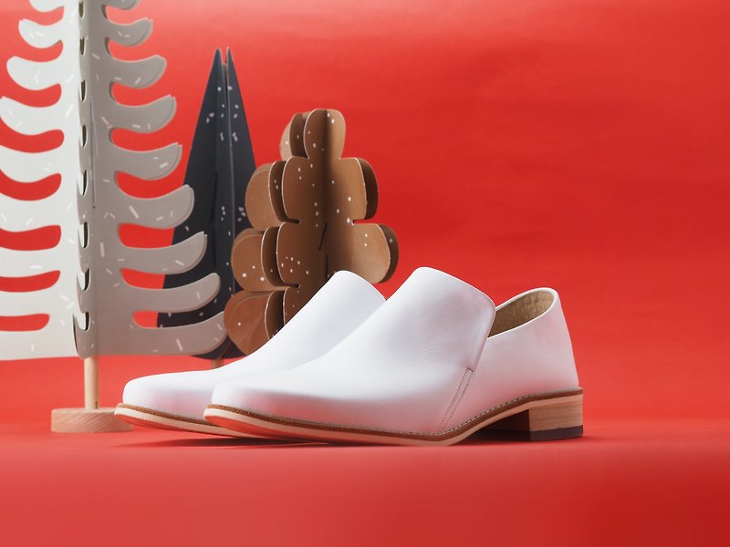 [Fast shipping] Display items cleared - Aihua Stubborn Shoes 35# ~ 42# - รองเท้าอ็อกฟอร์ดผู้หญิง - หนังแท้ ขาว