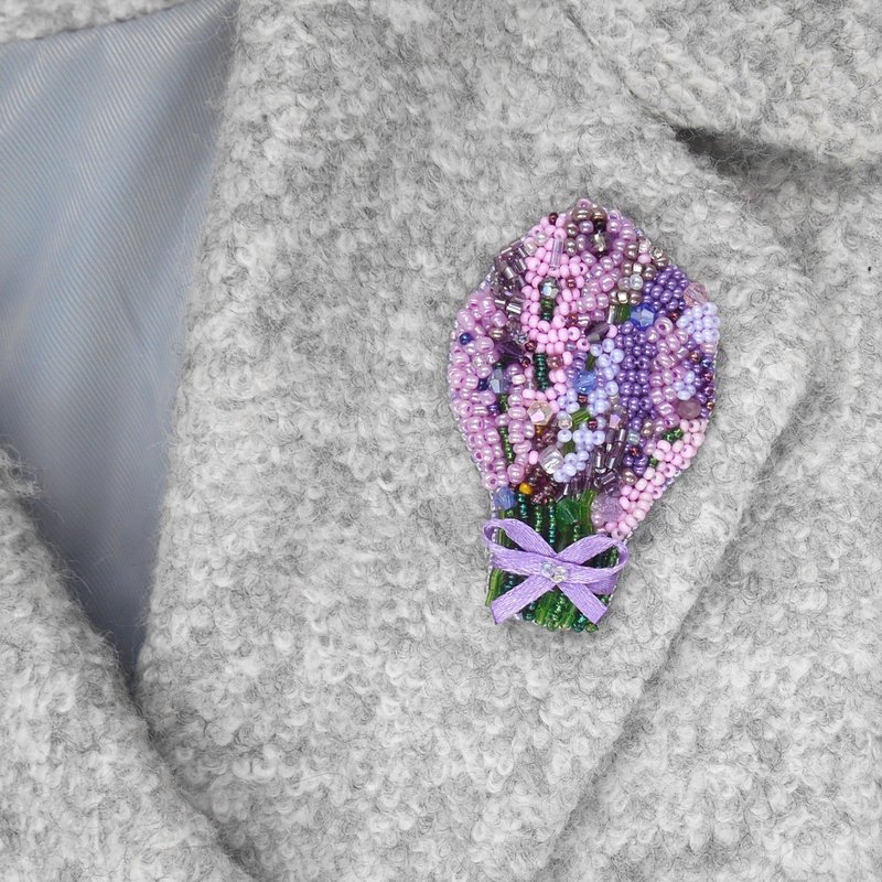 Lavender brooch, embroidered lavender brooch, handmade beaded flower brooch - เข็มกลัด - แก้ว สีม่วง