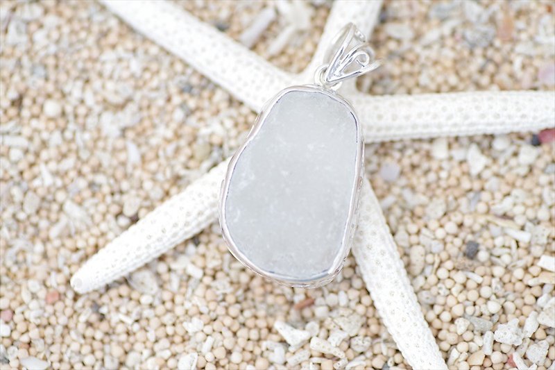 One! Silver pendant top of sea jewelry seagrass in the world - Necklaces - Stone White