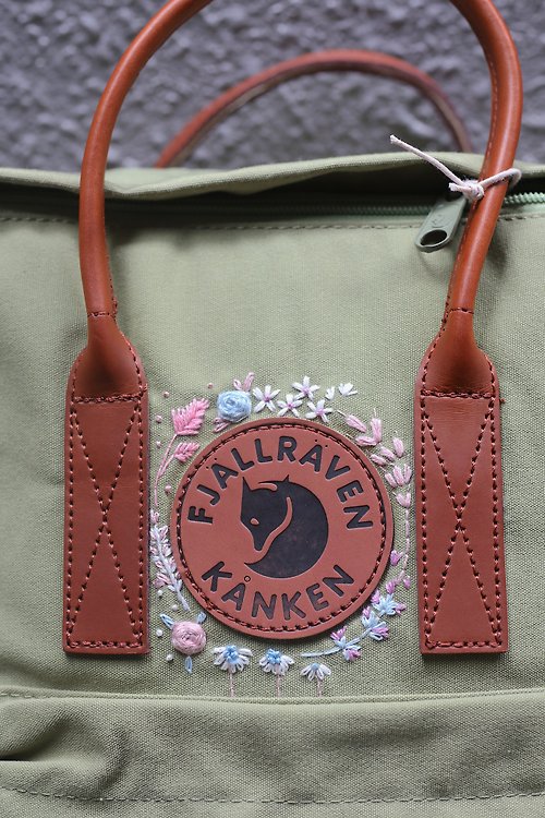 狐狸森林/Kuanai Hui 浪漫乾燥花主題--Kanken淺綠包--手工刺繡訂製