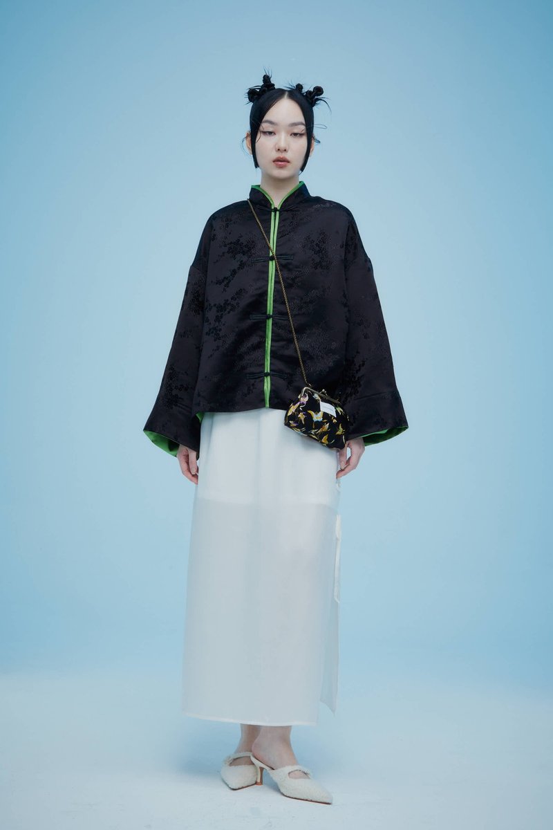 煩惱心黑色低調梅花真絲外套 - 女大衣/外套 - 絲．絹 黑色